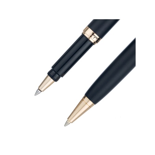 Набор Pierre Cardin коллекция «ПАРА (PEN&PEN)»: ручка шариковая + роллер. Корпус - латунь. Отделка -стальное покрытие. Детали дизайна - позолота. Цвет - черный