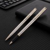Набор Pierre Cardin коллекция «ПАРА (PEN&PEN)» : ручка шариковая + роллер, корпус - латунь. Отделка - стальное матовое покрытие. Детали дизайна - позолота. Цвет - стальной.