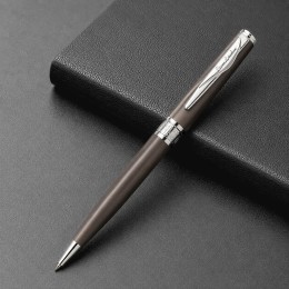 Ручка шариковая Pierre Cardin коллекция «СЕКРЕТ БИЗНЕС | SECRET BUSINESS». Корпус - латунь и лак. Отделка и детали дизайна - сталь, хром. Цвет - перламутровый бежевый. Упаковка В.