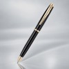 Ручка шариковая Pierre Cardin коллекция «ГАММА КЛАССИКА (GAMME CLASSIC)». Корпус - латунь с лакированным покрытием. Отделка и детали дизайна - сталь с позолотой. Цвет - черный. Упаковка E.