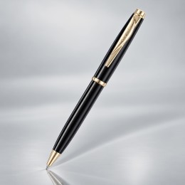 Ручка шариковая Pierre Cardin коллекция «ГАММА КЛАССИКА (GAMME CLASSIC)». Корпус - латунь с лакированным покрытием. Отделка и детали дизайна - сталь с позолотой. Цвет - черный. Упаковка E.