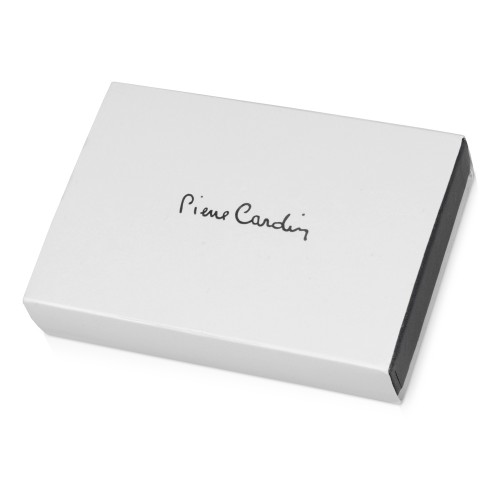 Визитница Pierre Cardin. Корпус - иск.кожа. Размер 9,5 х 6,6 х 1,4 см. Цвет - черный