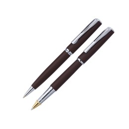Набор Pierre Cardin коллекция «ПАРА (PEN&PEN)»: ручка шариковая + роллер. Корпус - латунь и матовое порошковое покрытие. Отделка и детали дизайна - сталь, хром. Цвет - коричневый. Упаковка Е.
