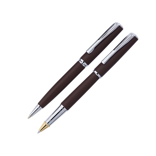 Набор Pierre Cardin коллекция «ПАРА (PEN&PEN)»: ручка шариковая + роллер. Корпус - латунь и матовое порошковое покрытие. Отделка и детали дизайна - сталь, хром. Цвет - коричневый. Упаковка Е.