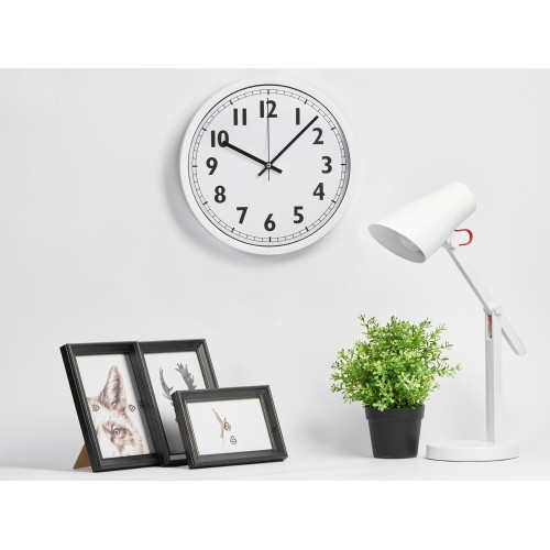 Пластиковые настенные часы  диаметр 30 см "White Mile", белый