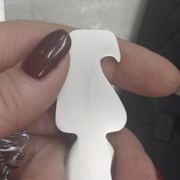 Брелок с функцией открывалки с возможностью изготовления индивидуального дизайна по заказу клиента, серебристый