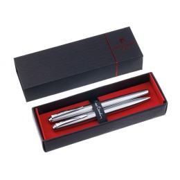 Набор Pierre Cardin коллекция «ПАРА (PEN&PEN)» : ручка шариковая + роллер. Корпус - латунь и стальное покрытие. Отделка и детали дизайна - сталь, хром. Цвет - стальной. Упаковка Е.