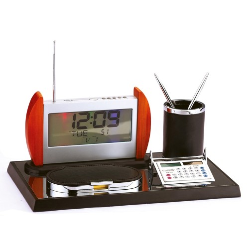 Настольный прибор "Монреаль": часы, радио, калькулятор, подставка под ручки, бумажный блок