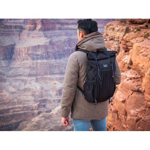 Легкий складывающийся рюкзак-мессенджер "Venturer Eco", черный