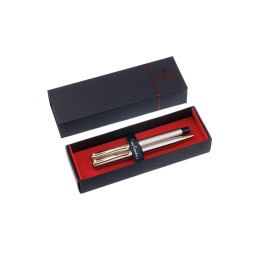 Набор Pierre Cardin PEN&PEN: ручка шариковая + роллер. Цвет - серебристый. Упаковка Е.