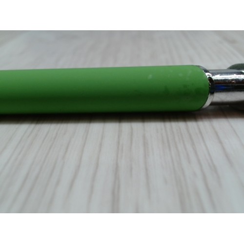 Ручка металлическая soft-touch шариковая со стилусом «Sway», зеленое яблоко/серебристый (P)