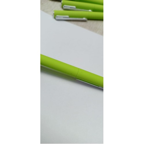 Ручка шариковая пластиковая "Bon" с покрытием soft touch, зеленое яблоко (Р)