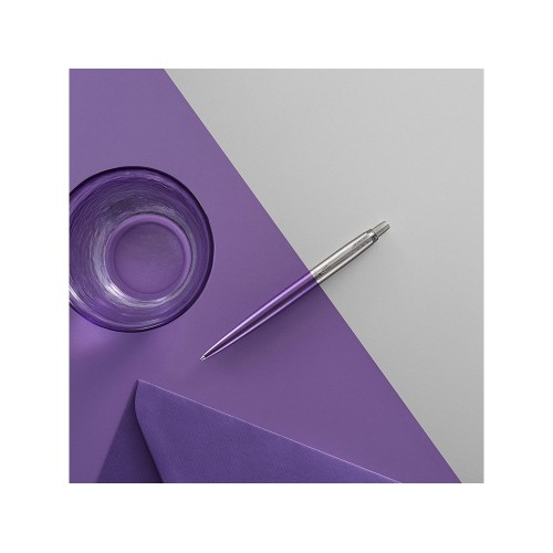 Шариковая ручка Parker "Jotter Victoria Violet Chrome CT", стержень:M, цвет чернил: blue в подарочной блистерной упаковке