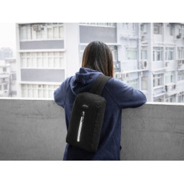 Сумка-слинг «Nomad» на одно плечо из водостойкого переработанного пластика, черный