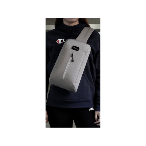 Сумка-слинг «Nomad» на одно плечо из водостойкого переработанного пластика, серый