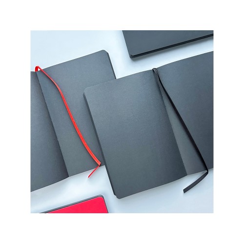 Скетчбук "Sketch & Art" в мягком переплете 140х210 мм, 100 л. черной бумаги 100 гр., красный