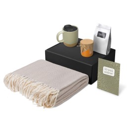 Подарочный набор «Re:y. Nest» с пледом, кружкой и вареньем