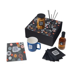 Подарочный набор «Re:y. Treat» с кружкой, сиропом и попкорном