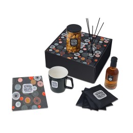 Подарочный набор «Re:y. Treat» с кружкой, сиропом и попкорном