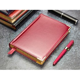 Ежедневник А5 полудатированный «Boss», бордовый