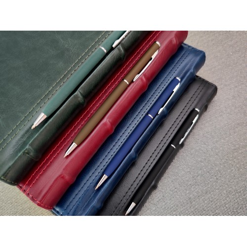 Ежедневник А5 полудатированный «Boss», бордовый