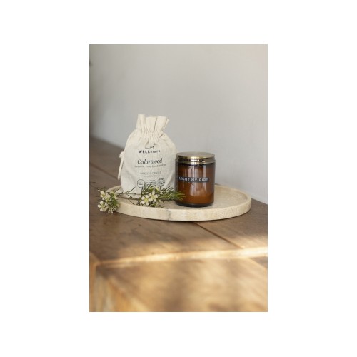 Wellmark свеча с ароматом кедрового дерева среднего размера - Amber heather